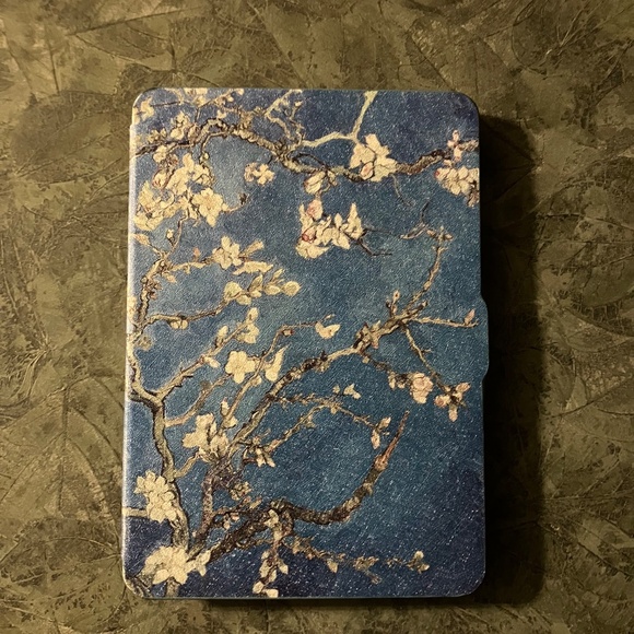 KINDLE PAPERWHITE 7th GENERATION, built in light, Wi-Fi, case & charging cable - Picture 4 of 8